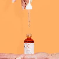 SVR [C] Ampoule Anti-Ox koncentrēts izgaismojošs serums ar C vitamīnu 30 ml