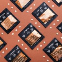 APIVITA EXPRESS BEAUTY Sejas maska ar bišu māšu peru pieniņu  2 x 8ml