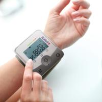 B.WELL MED-57 Plaukstas locītavas asinsspiediena mērītājs N1