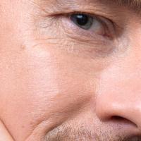 MADARA H2O tonējošs serums ar hialuronskābi, #2 MOON FLOWER 30ml