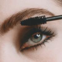 MADARA Come Closer Infinite Lash skropstu tuša 6ml