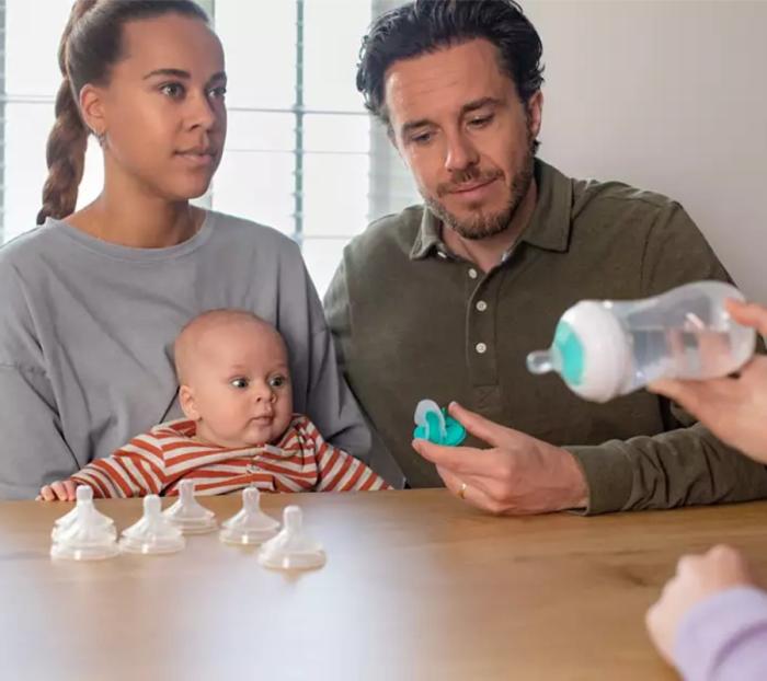 PHILIPS AVENT Natural Response pretkoliku pudelīte ar Airfree vārstu, 3-6m, 260ml