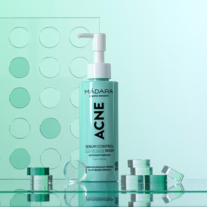 MADARA Acne Sebum Control attīrošs līdzeklis 140ml