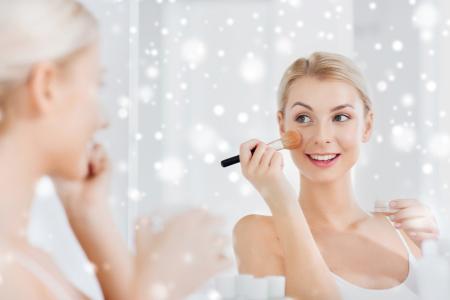 Kā pirms svētkiem panākt veselīgu ādas mirdzumu 