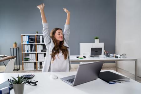 Farmaceite iesaka: 7 vienkārši paradumi labākai pašsajūtai birojā