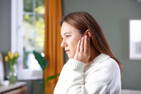 Kā saudzēt un rūpēties par dzirdi ikdienā? Iesaka farmaceits