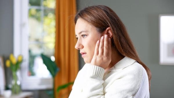 Kā saudzēt un rūpēties par dzirdi ikdienā? Iesaka farmaceits