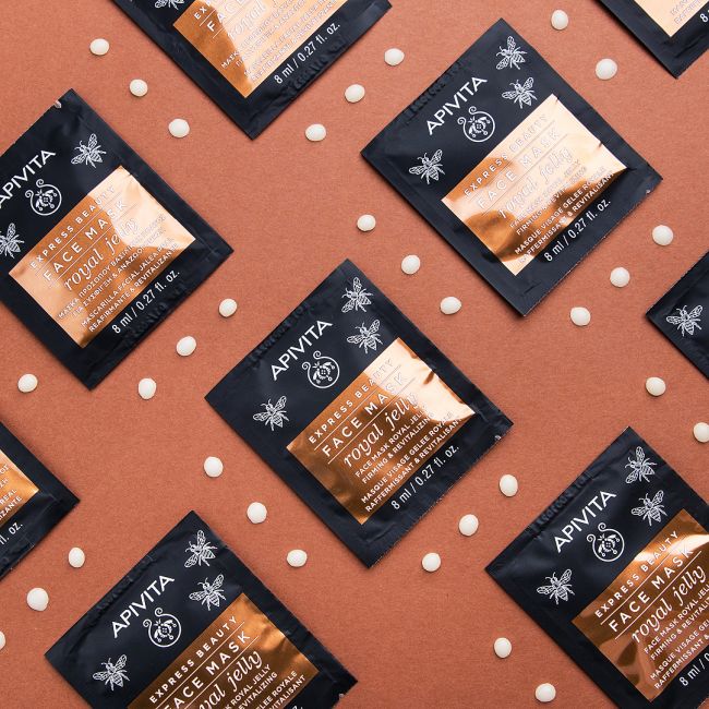 APIVITA EXPRESS BEAUTY Sejas maska ar bišu māšu peru pieniņu  2 x 8ml