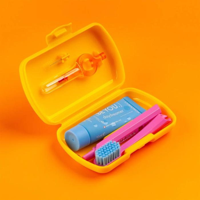 CURAPROX ceļojuma komplekts, dzeltens