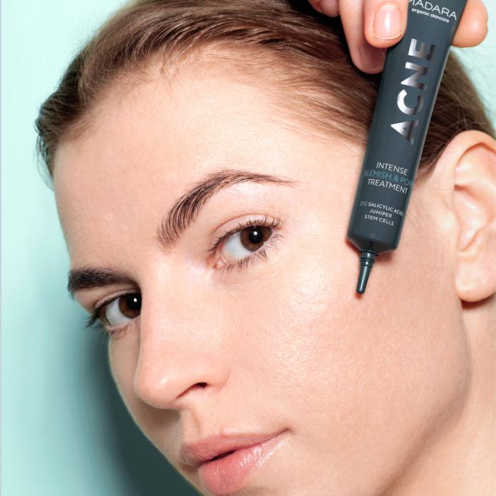 MADARA Acne intensīvas iedarbības līdzeklis 20ml