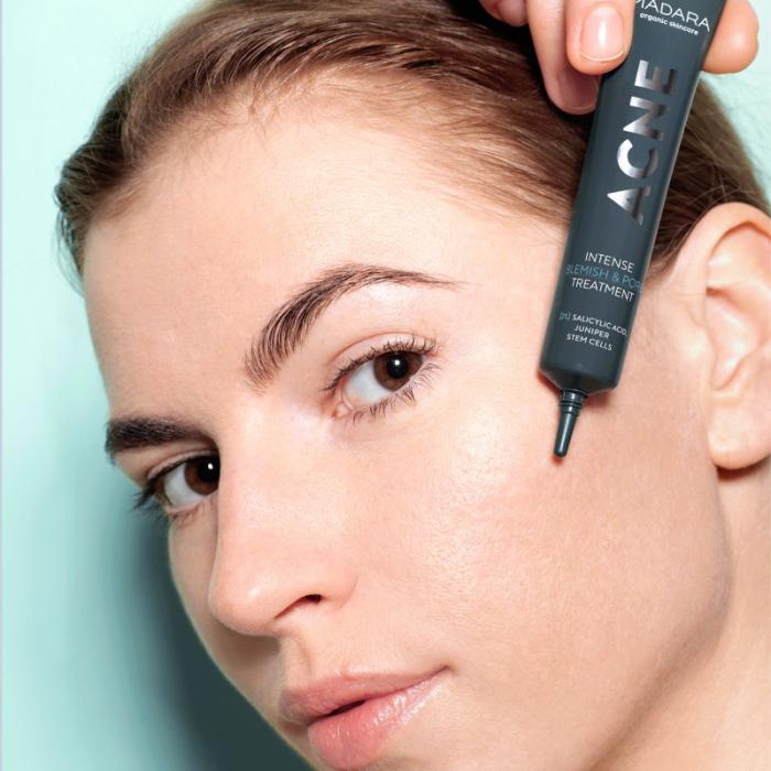 MADARA Acne intensīvas iedarbības līdzeklis 20ml