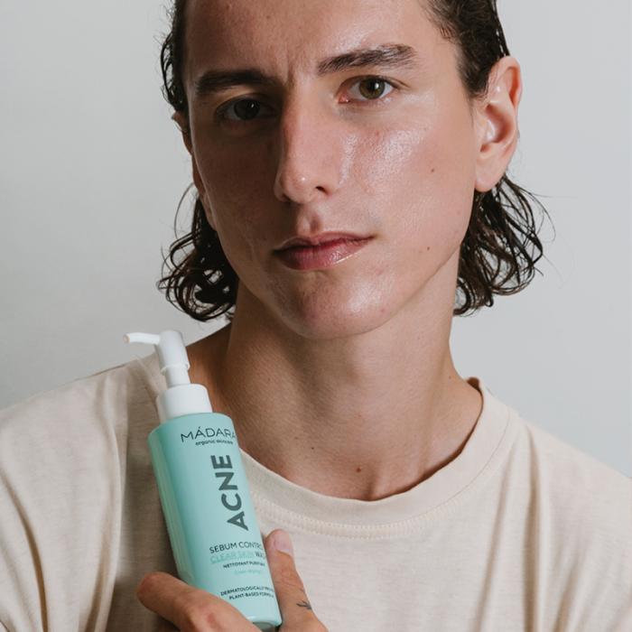 MADARA Acne Sebum Control attīrošs līdzeklis 140ml