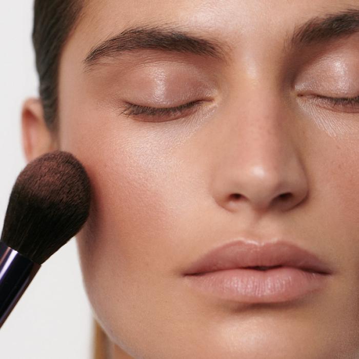 DR. HAUSCHKA Vaigu sārtums 02 Apricot 5g