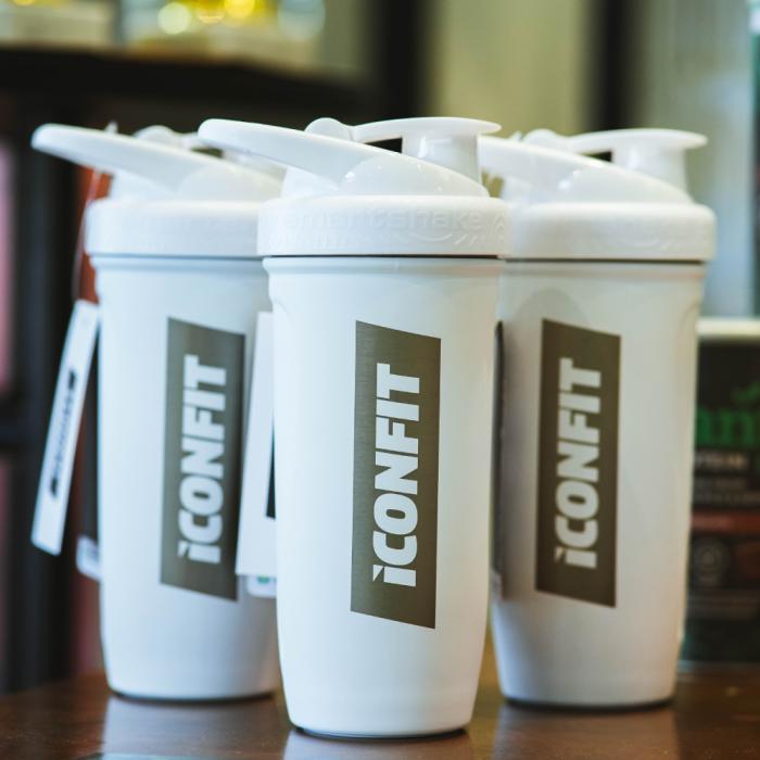 ICONFIT nerūsējošā tērauda šeikeris balts 900ml