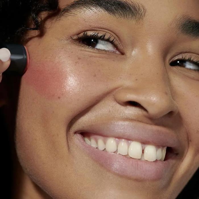 DR. HAUSCHKA Lūpu un vaigu krāsa 01 Apricot 6,1 g