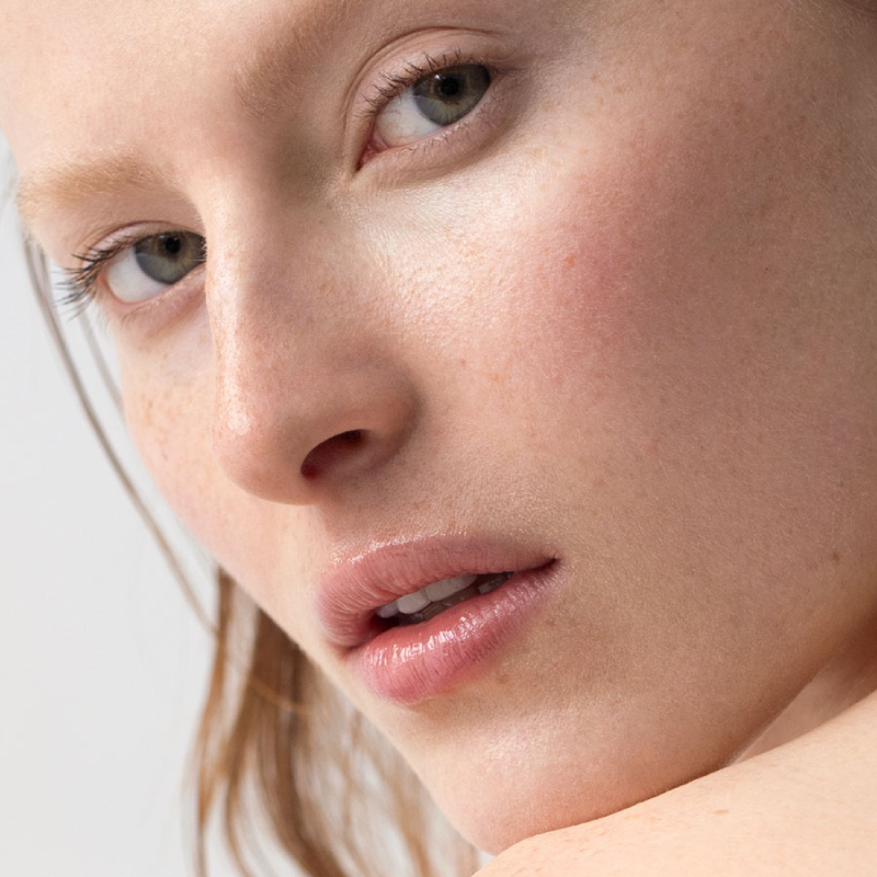 DR. HAUSCHKA Sejas toni aktivizējošais pūderis 01 Activating 8g