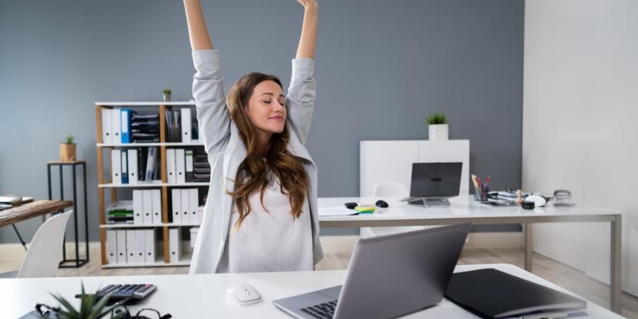 Farmaceite iesaka: 7 vienkārši paradumi labākai pašsajūtai birojā