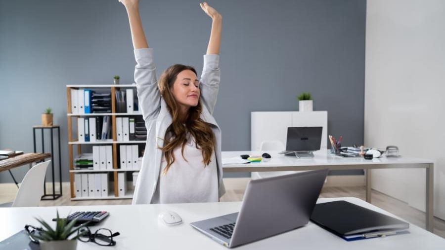 Farmaceite iesaka: 7 vienkārši paradumi labākai pašsajūtai birojā